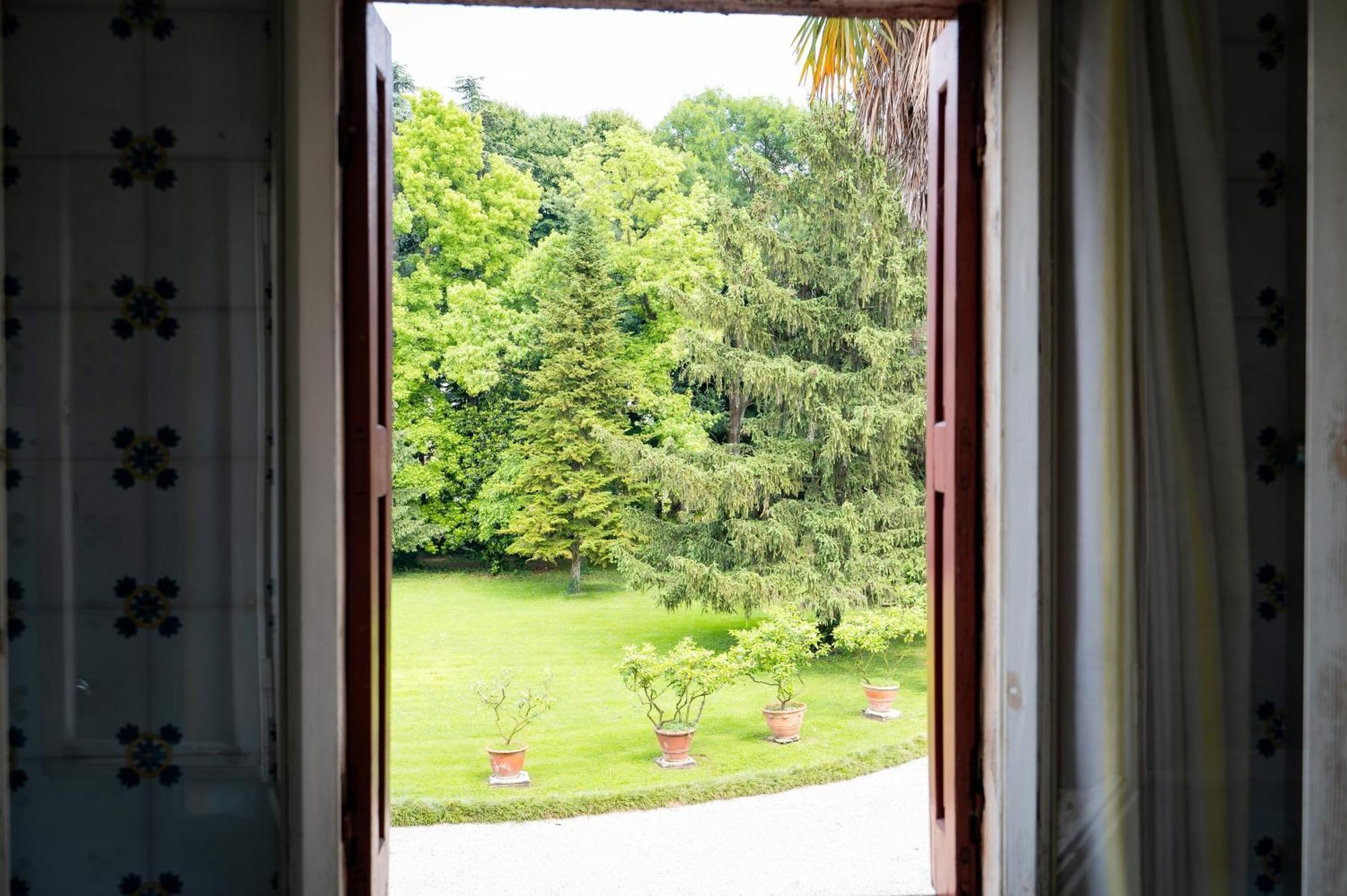 Villa Di Campagna Immersa Nella Natura Zero Branco Εξωτερικό φωτογραφία